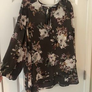 Floral flowy shirt